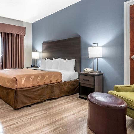 Quality Inn & Suites Demopolis Екстер'єр фото