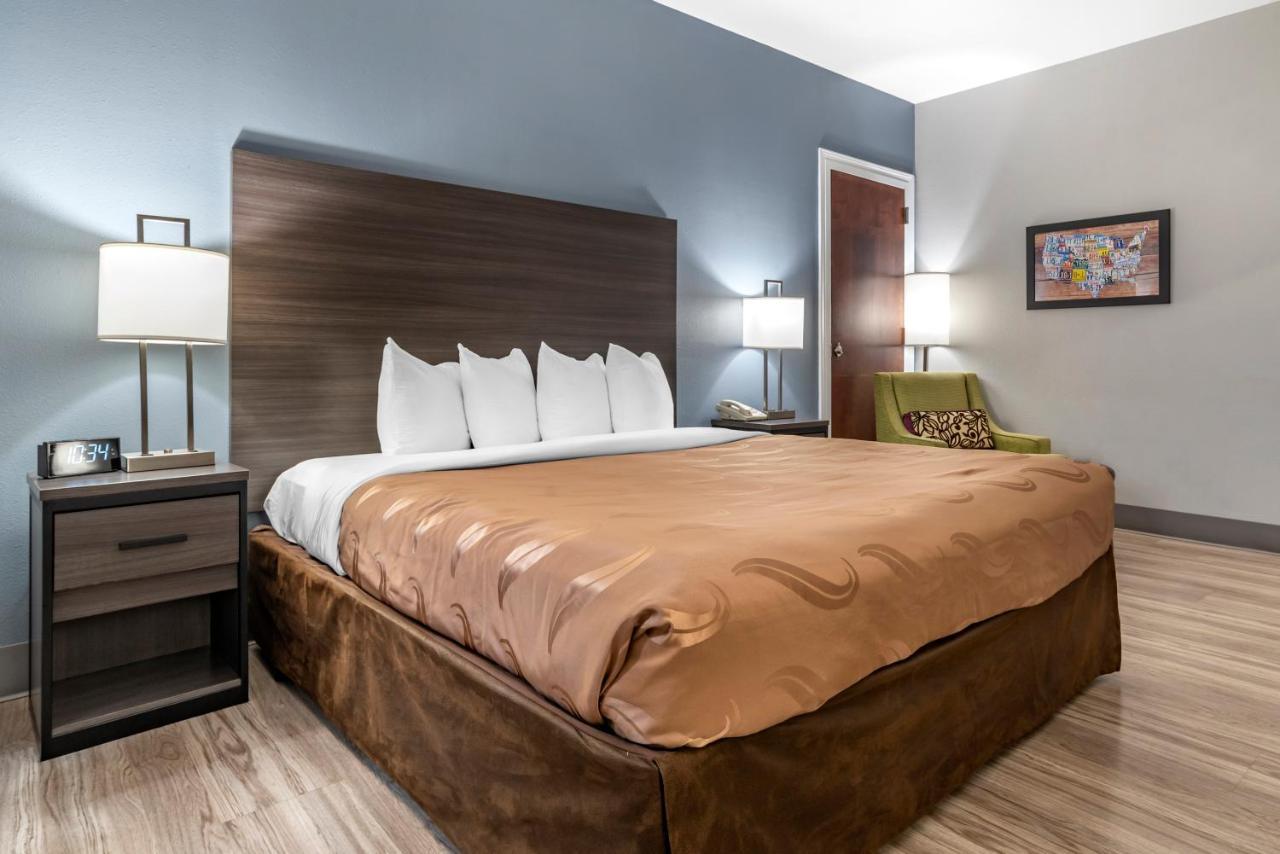 Quality Inn & Suites Demopolis Екстер'єр фото