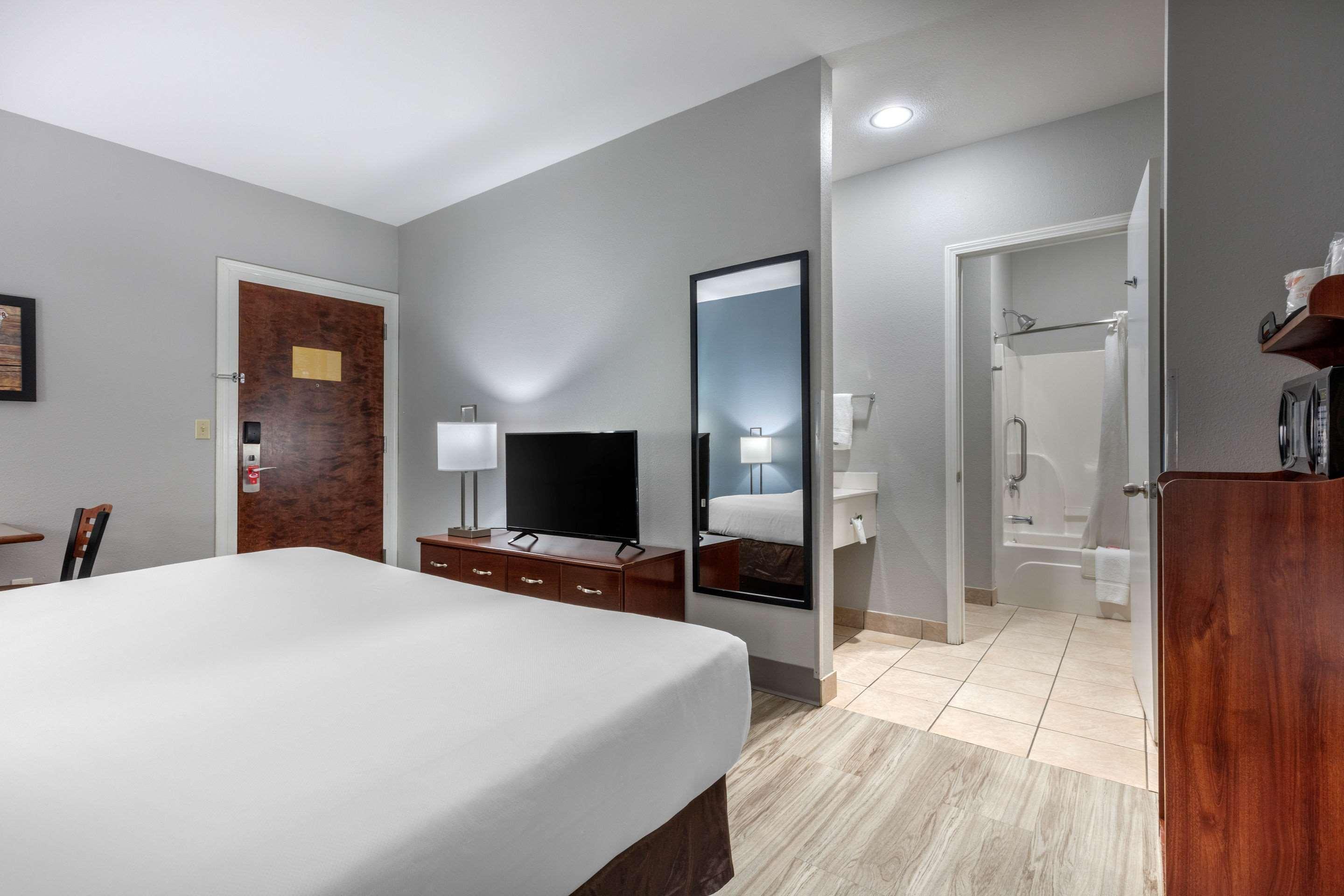 Quality Inn & Suites Demopolis Екстер'єр фото