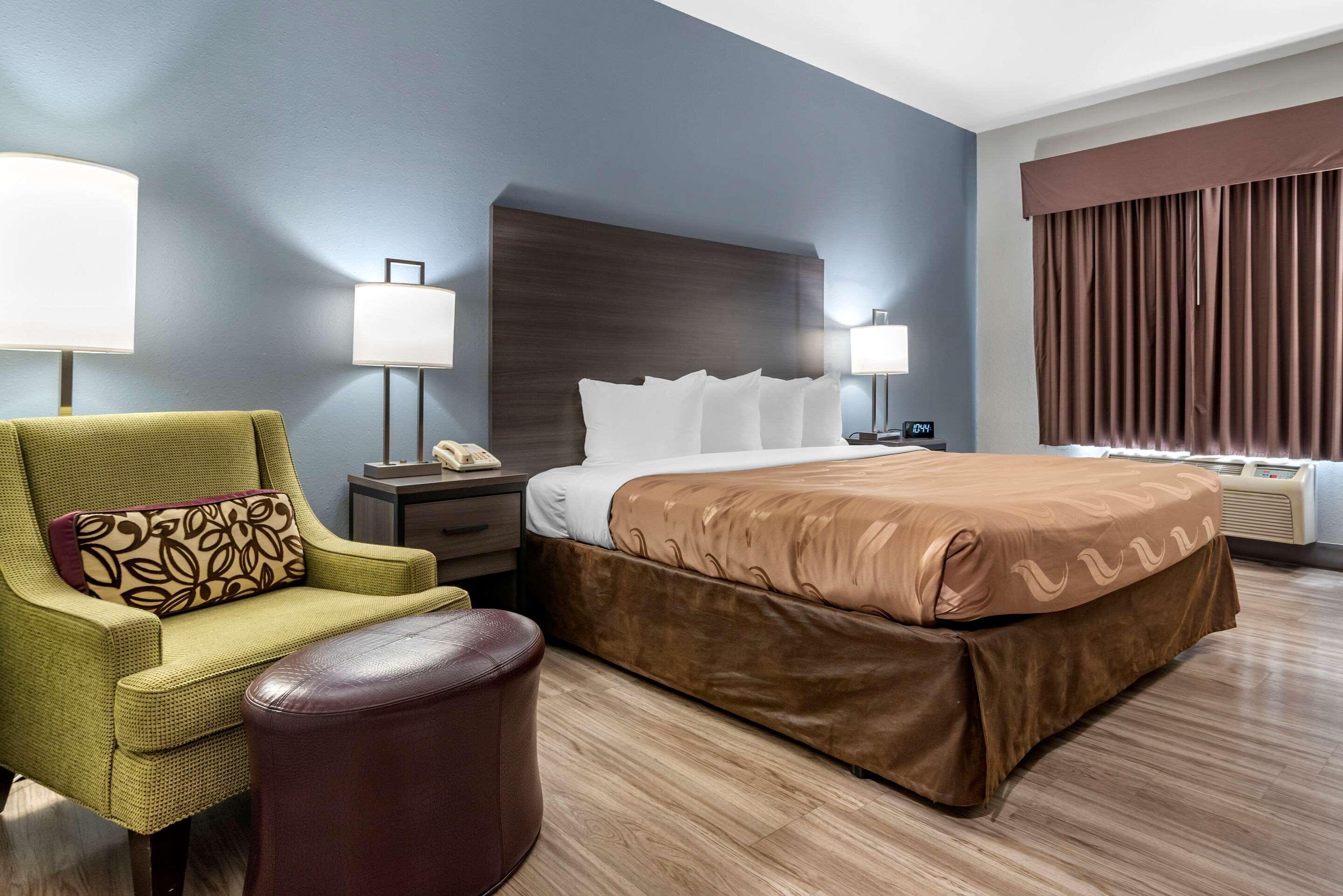 Quality Inn & Suites Demopolis Екстер'єр фото