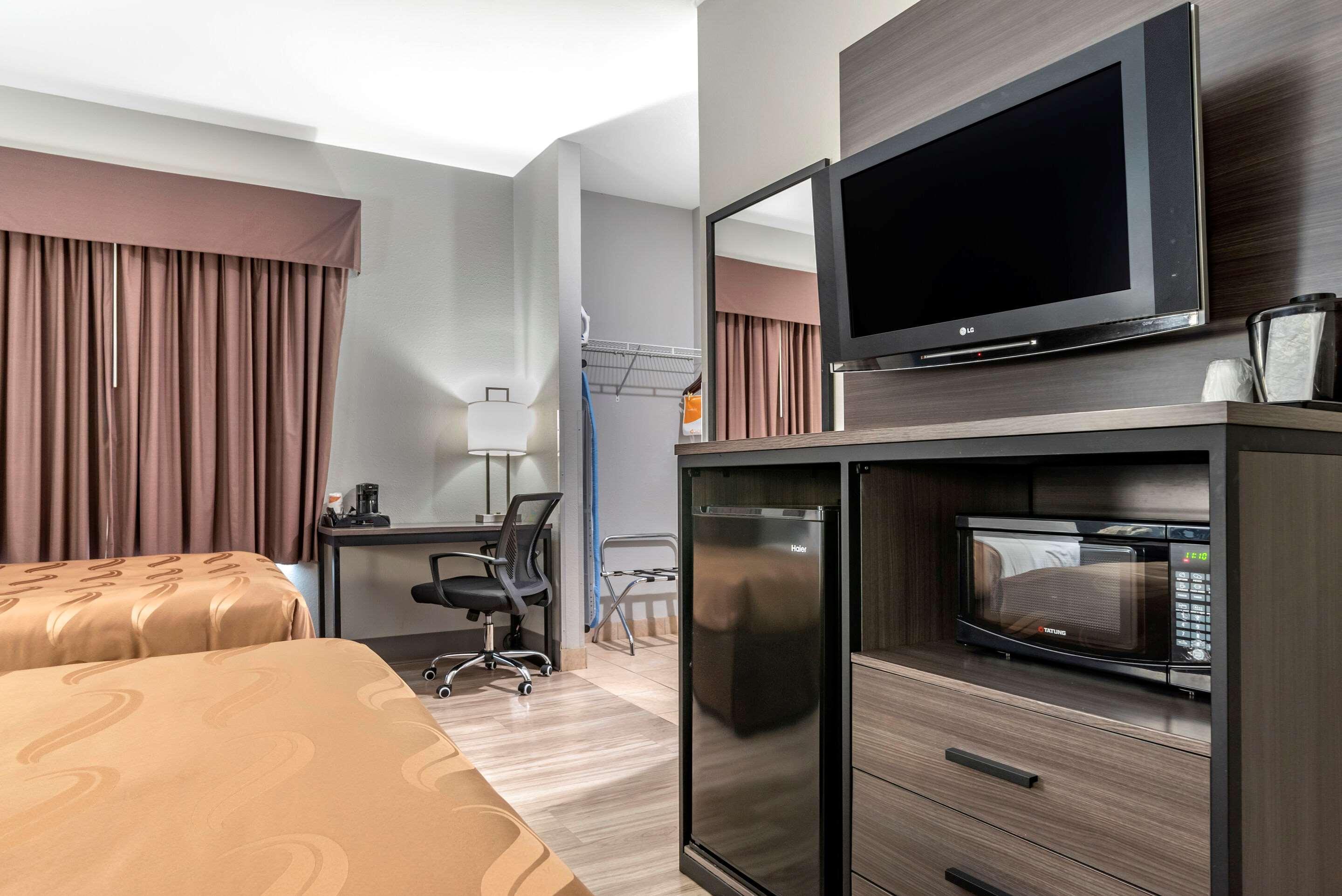 Quality Inn & Suites Demopolis Екстер'єр фото