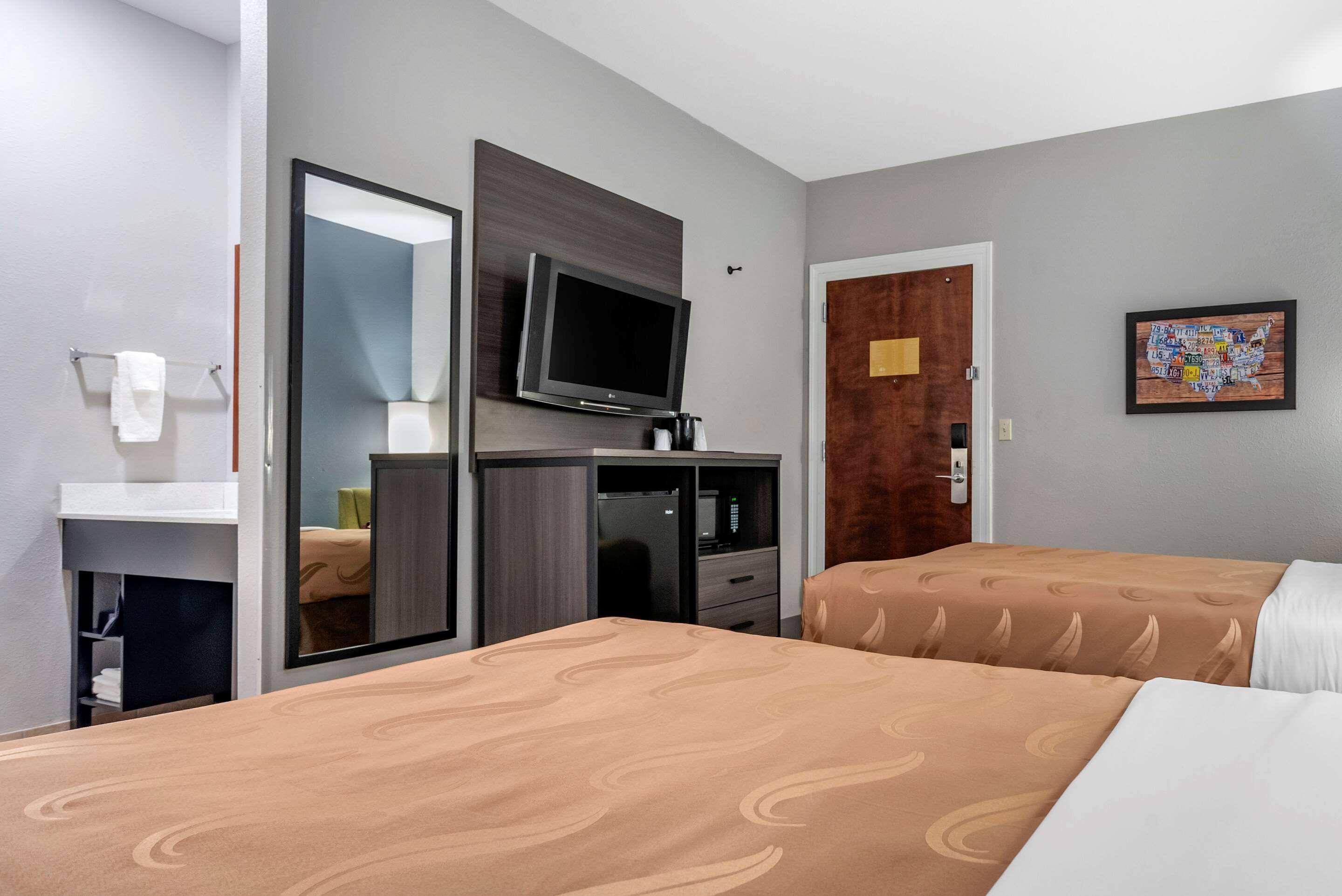 Quality Inn & Suites Demopolis Екстер'єр фото