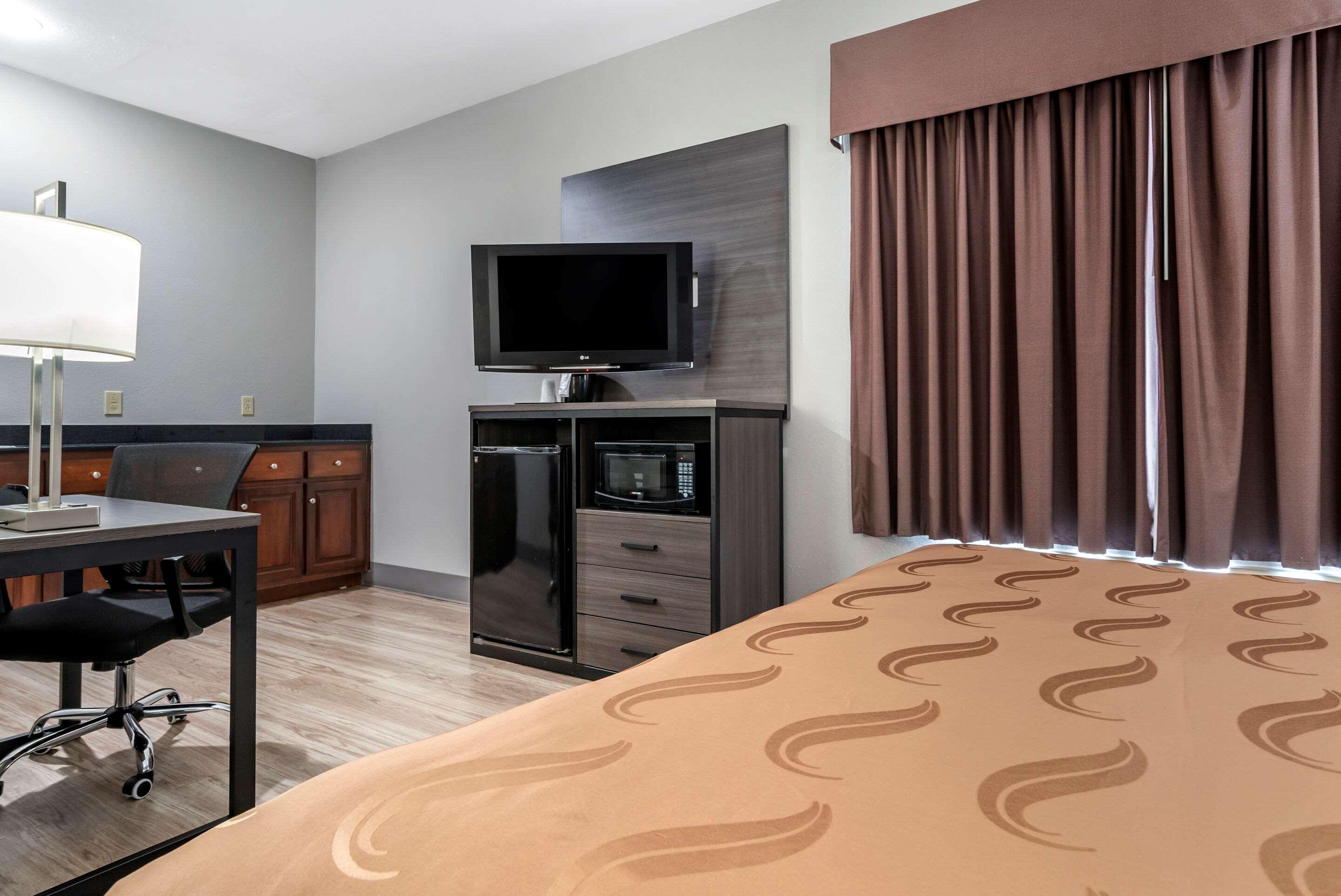 Quality Inn & Suites Demopolis Екстер'єр фото
