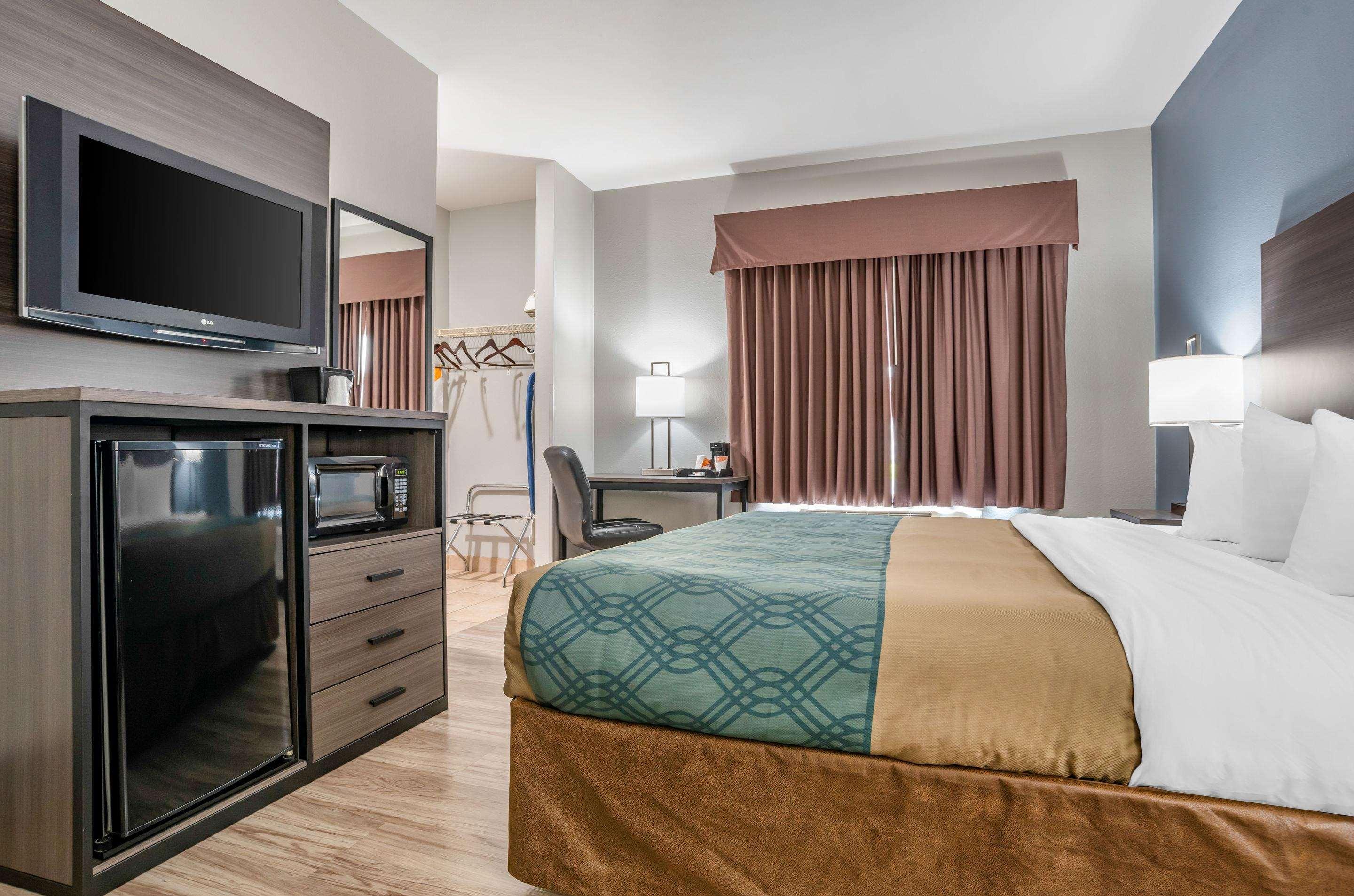 Quality Inn & Suites Demopolis Екстер'єр фото