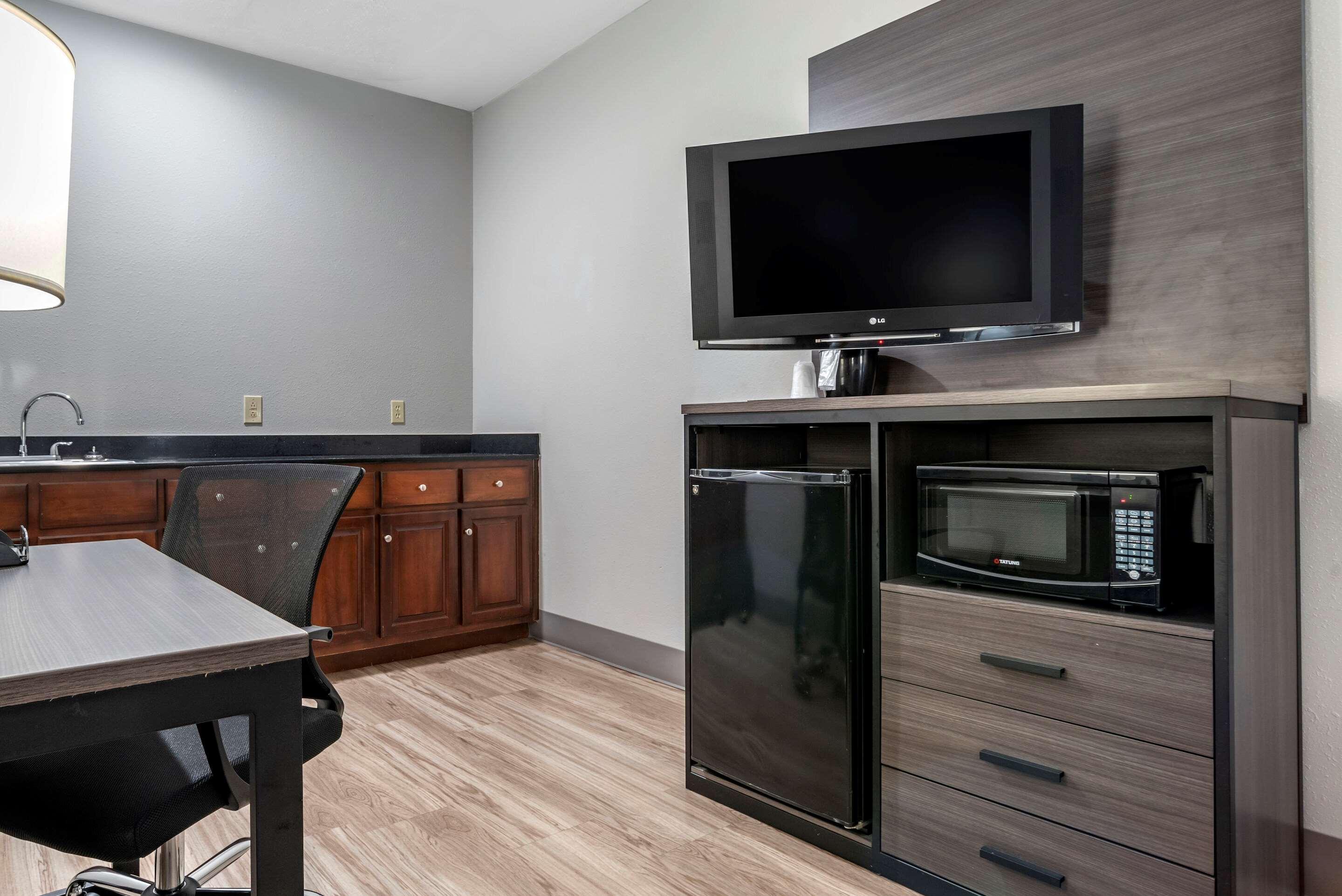 Quality Inn & Suites Demopolis Екстер'єр фото