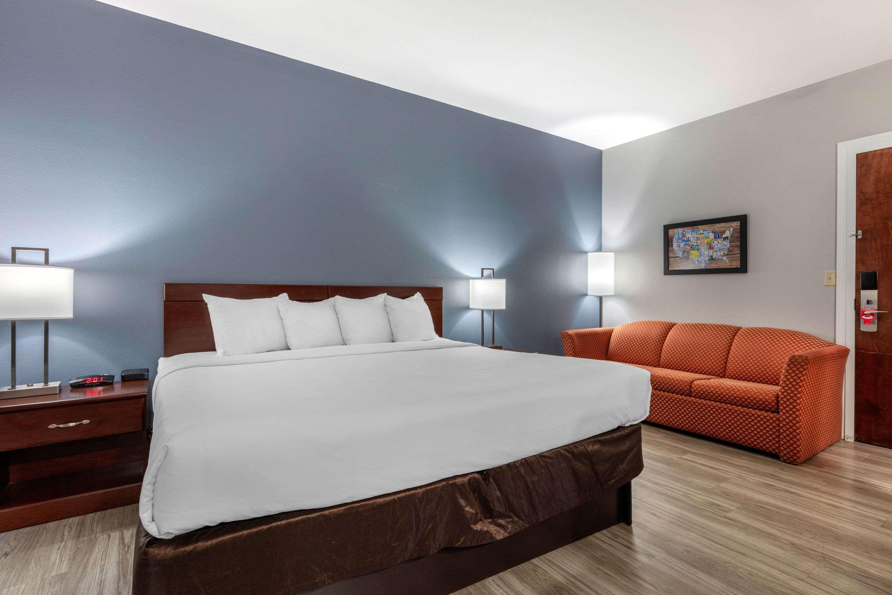 Quality Inn & Suites Demopolis Екстер'єр фото
