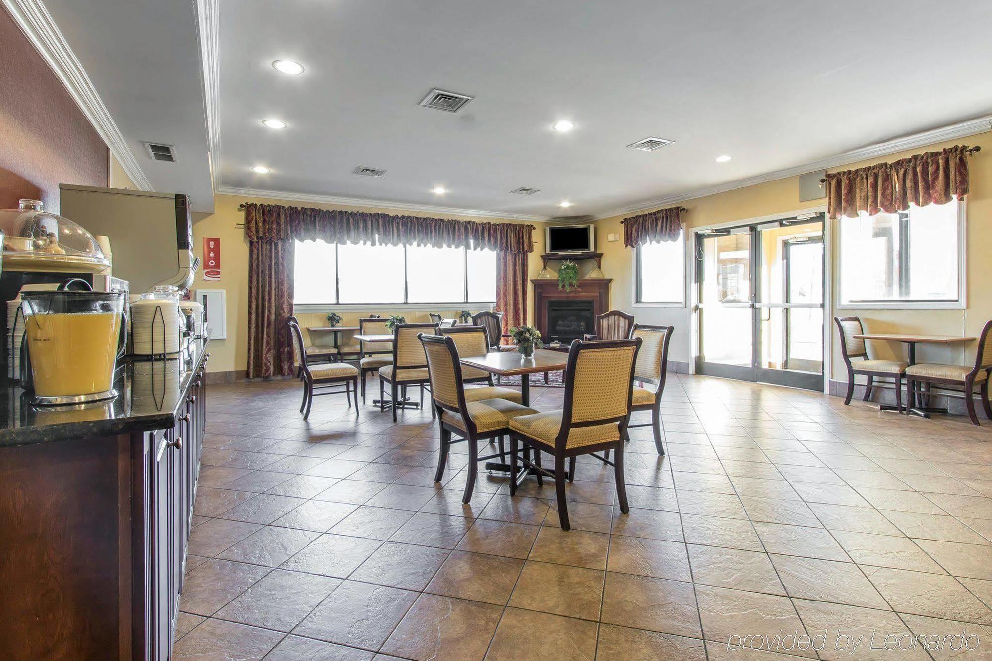 Quality Inn & Suites Demopolis Екстер'єр фото